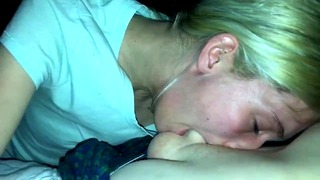罗宾亲爱的继续给男友最好的深喉