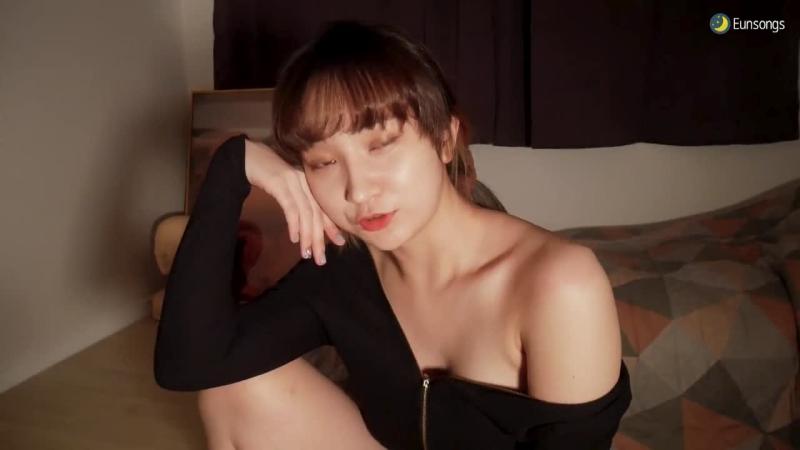 Eunsongs  裸露上体