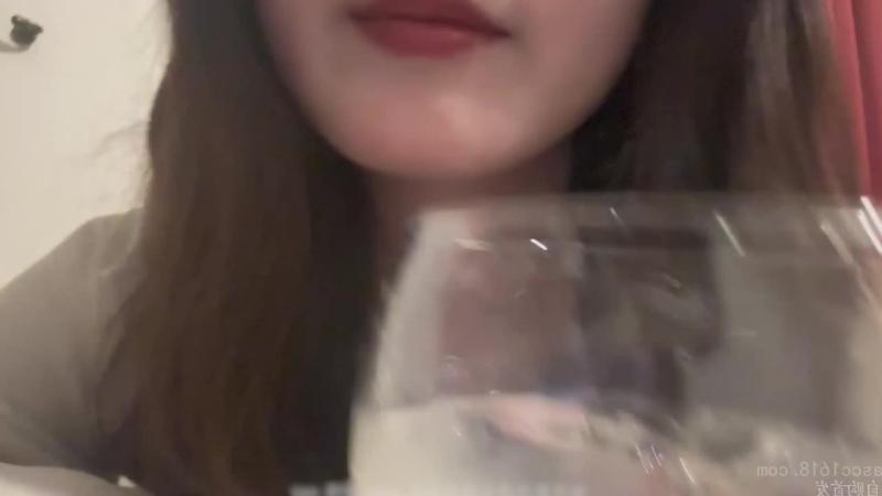 夏栖该睡啦 吃冰