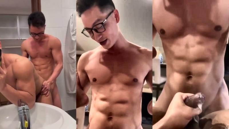 薄肌帅哥牙膏润滑肉棒 小受菊花被干冰凉狂喷浪叫