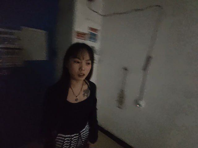 ✅城中村站街女，快餐纹身少妇 环境有点暗，画面观感不怎么好将就看得了😂