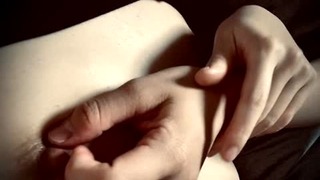 真实的日本女同性恋在自制前戏中