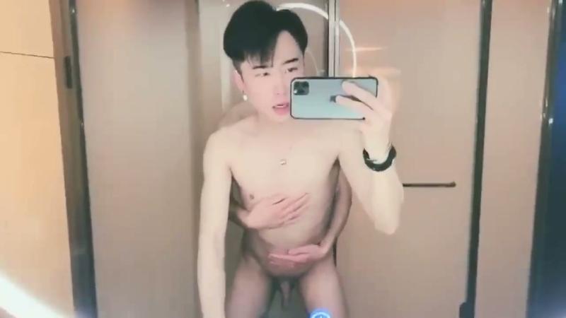 肌肉鲜肉主动骑乘室友粗屌摇摆勐干高潮喷射激情互动