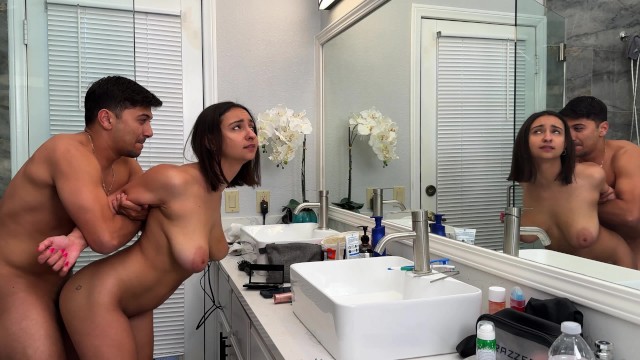 Hailey Rose and Max Fills-免费享用正在化妆的继妹