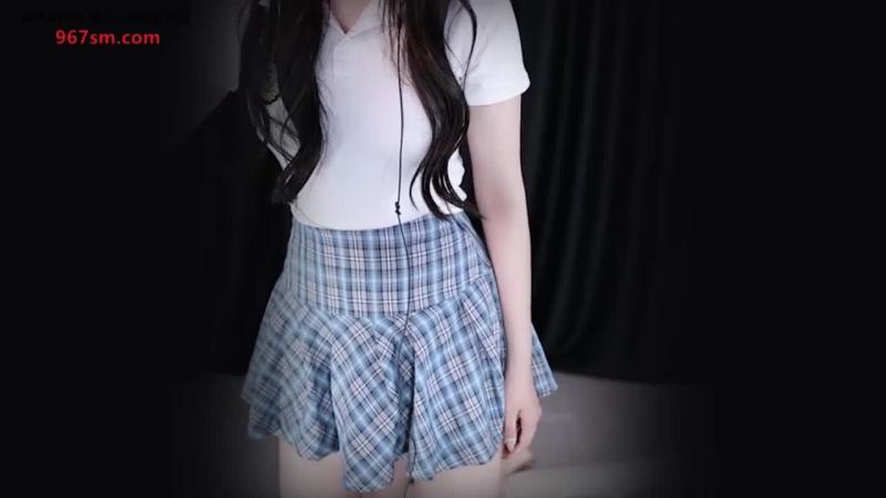 小一熟了 24.04 女同学跪式服务