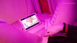 可爱少女女同放学后看着女同动漫自慰直到潮吹尿尿