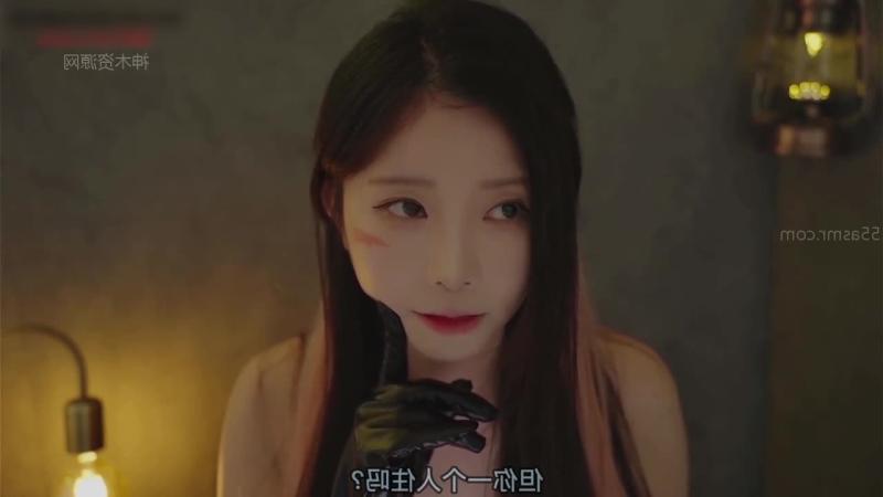 Yoonying 被限制在黑暗的地窖里