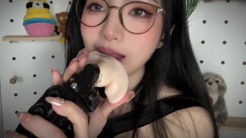 设备长了耳朵然后舔