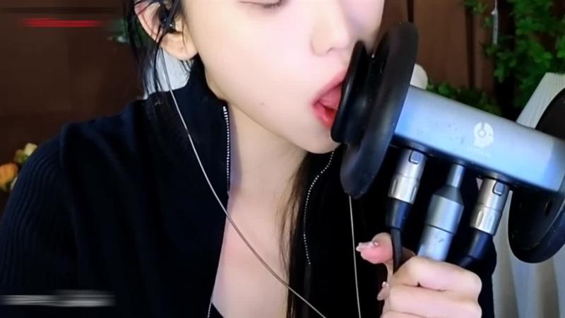 酥酥学姐ASMR舔耳