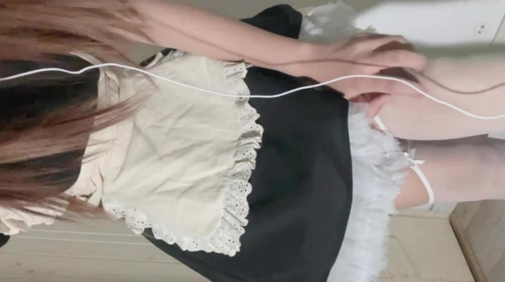 女仆➕吊带白丝