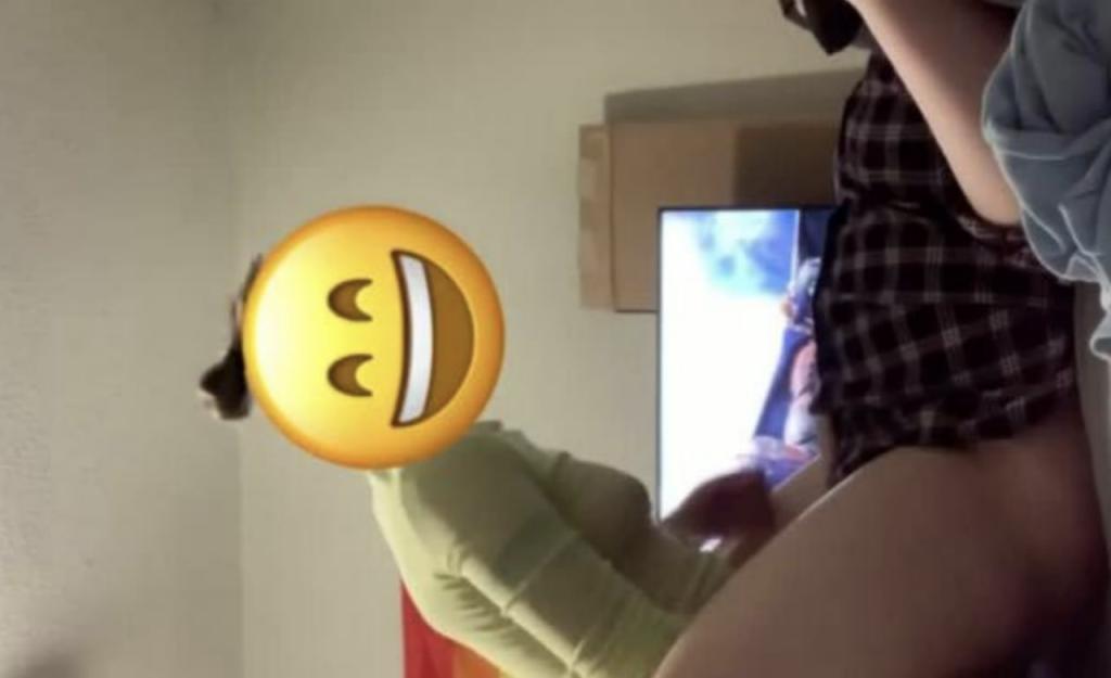 女同性恋享受快乐的结局 Strapon