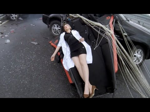 小伙被改造成机械人，为了救回妻子，一路开挂杀到敌人大本营！《硬核亨利》
