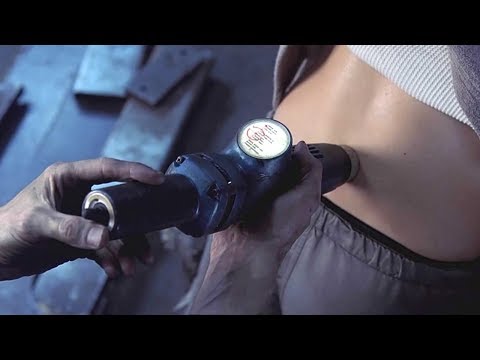 美女设计师开发另类游戏，想玩必须在身上打个洞！速看科幻电影《感官游戏》