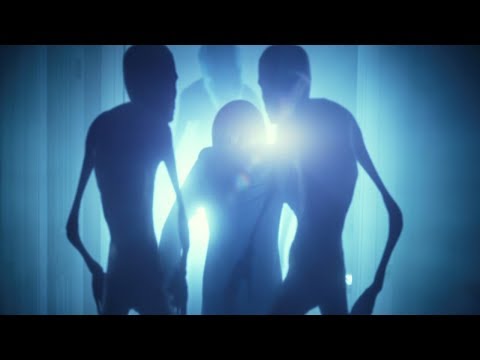 外星种族“灰人”来到地球，绑架人类做实验！速看科幻恐怖电影《黑暗天际》
