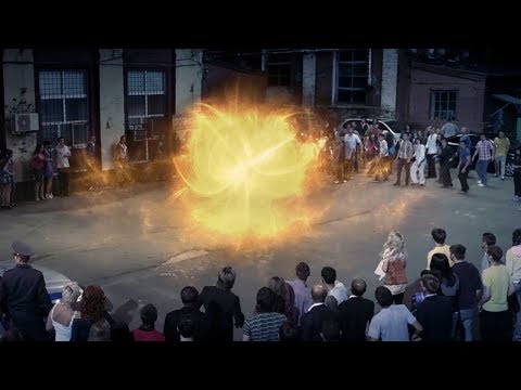 天空落下神秘光团，里面竟有凶残外星人，瞬间将人类化为尘埃！速看科幻电影《至暗之时》