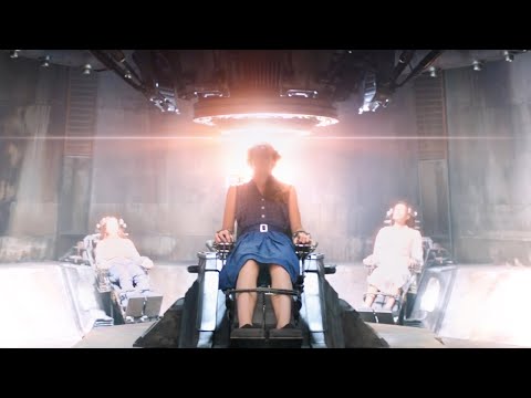 宇宙中心有一座黑暗塔，一旦受到攻击，就会释放恐怖恶魔！《黑暗塔》