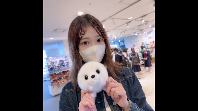 初撮影！！害羞的现役保育士・・・在车里吞吐肉棒吞精！！之后2回无套中出！！ FC2-PPV-3650993