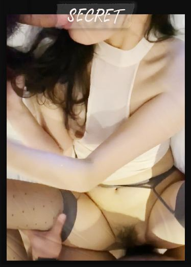 性感尤物感受两个大鸡吧在体内同时抽送 极品身材主动榨精 粉嫩骚穴灌满浓精3P极品颜值骚婊母狗