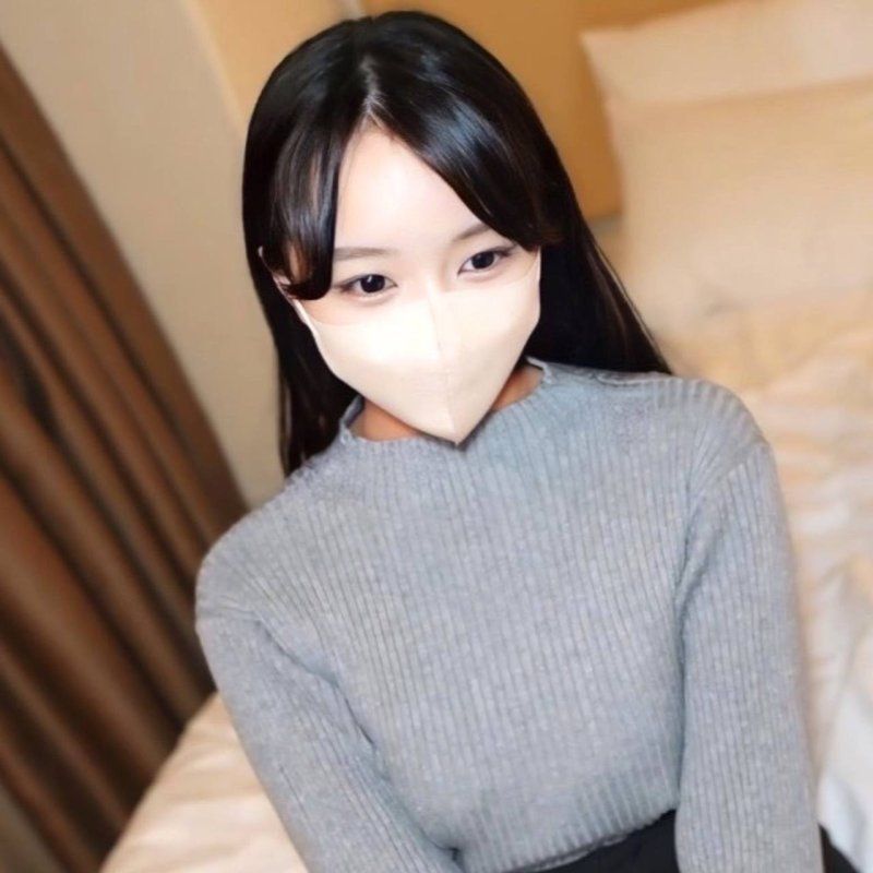 因为害怕人群而宅在家里的女性说她感到寂寞，想要两个人在一起，而不是在人群中交谈，所以我内射了，她才坦露心声说其实希望这样！ FC2-PPV-4602994
