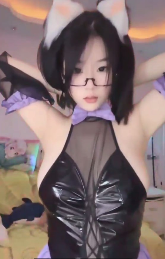 性感情趣\*制服大摆!锤裸舞加长版
