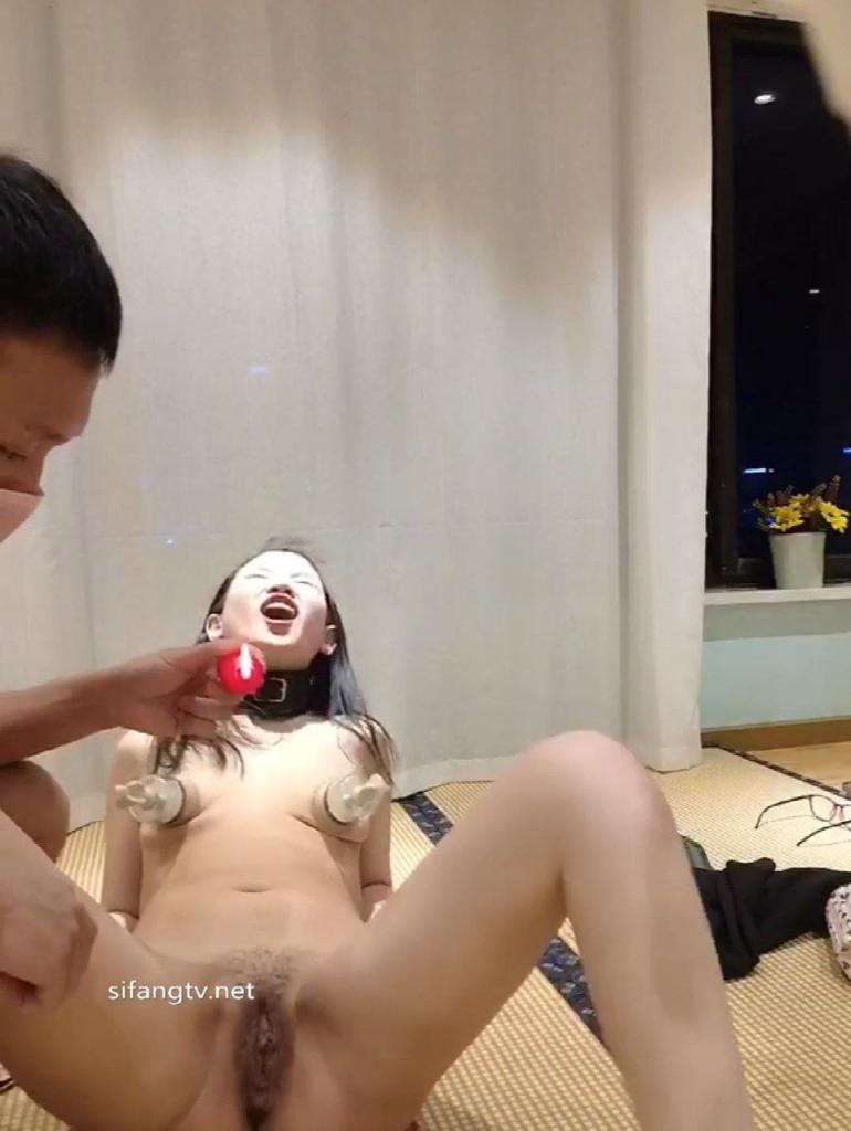 淫夫贱妻真是会玩，肛勾 真空吸奶 蜡水浇逼 爽得哇哇叫