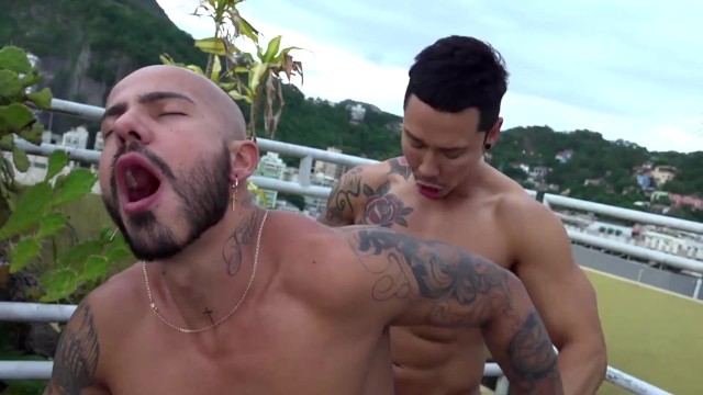 PETERFEVER 纹身运动员 Travis Yukarin Breeds Petrick Garcia