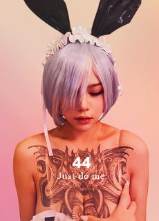 刺青美少女情趣诱惑