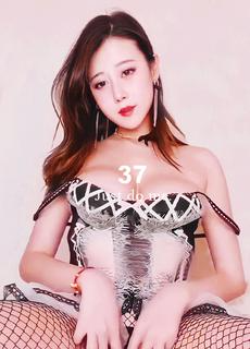 网袜美模这巨? 乳有够骚