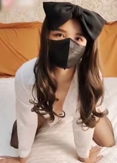 小只马的身体 却又这么色情的胸部
