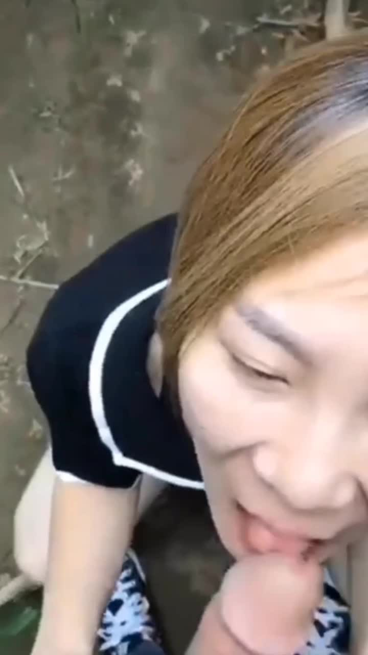 户外口交后入小姨子