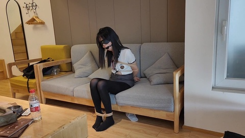 【深海里的猫】珂珂韩国学生服厚黑丝捆绑挣扎