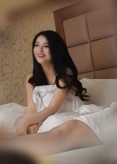 【小佟丽娅未流出第三部，约了一个神似佟丽娅女神】刚被操高潮完就迫不及待想要第二次高潮，护手霜当润滑油