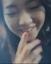 超极品大美女，车内自慰勾引我晚上开房，我该何去何从啊