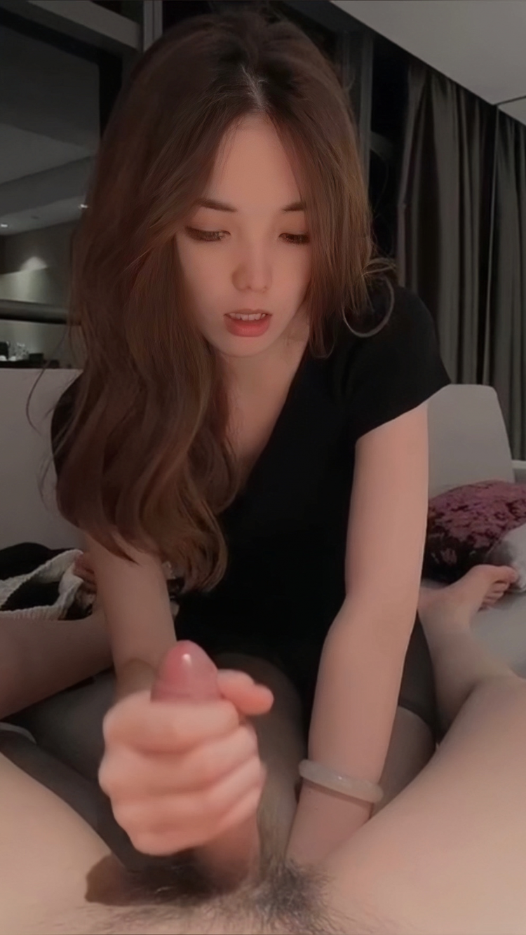 极品黑丝女友玩弄肉棒