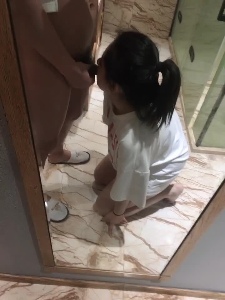 背着男朋友出来找经理
