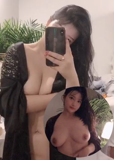 穿着一件外套自拍