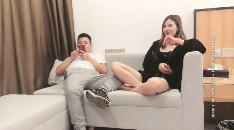 【太子探花】少妇韵味平面模特，功夫不减服务态度再升级，老哥竟十分钟都没招架住