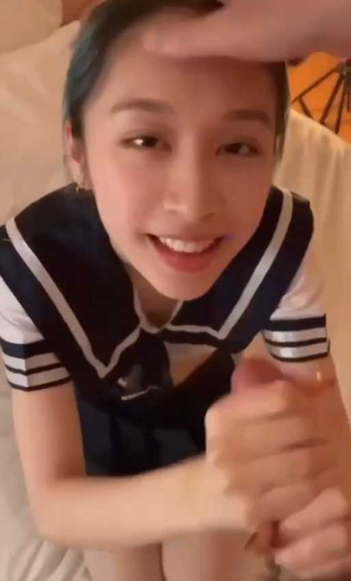 口爆三线小模特，制服诱惑