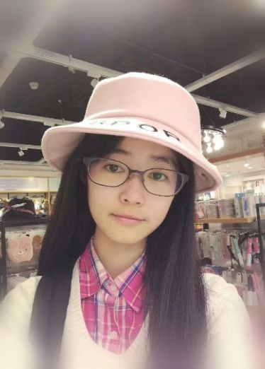 可爱单纯第一次谈恋爱的大学生被男友泄密口交视频