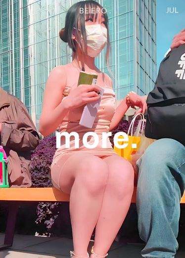 逛街时偷拍小姐姐的裙底风光