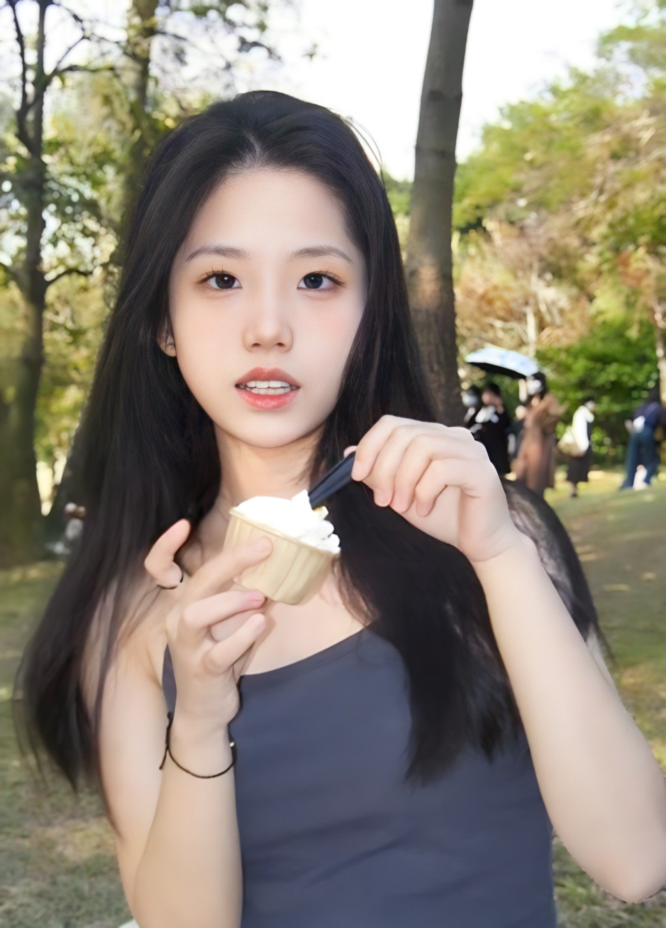 反差女人床上饥渴的性爱机器