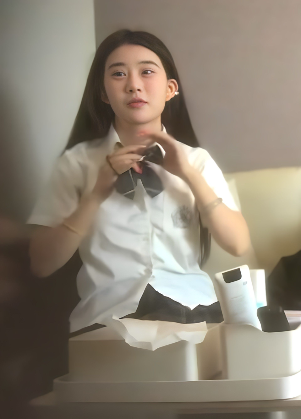 杏吧建材王哥3000约了个肤白貌美的jk学生妹 刚下海妹子的姿势都还很生疏，给她进行了一系列动作指导