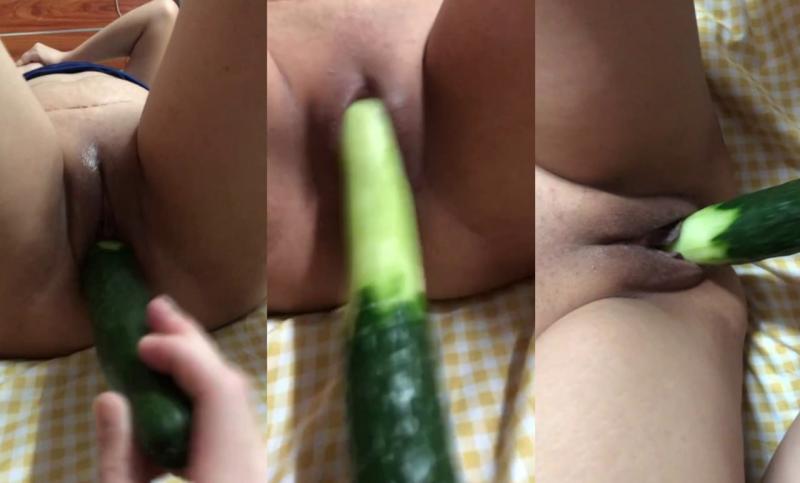 今日拿手好菜 嫩鲍鱼炒青瓜 还是不带皮的 都冒青汁了