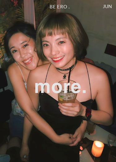 跑趴辣妹就是比较骚 舔鸡巴的样子绝了
