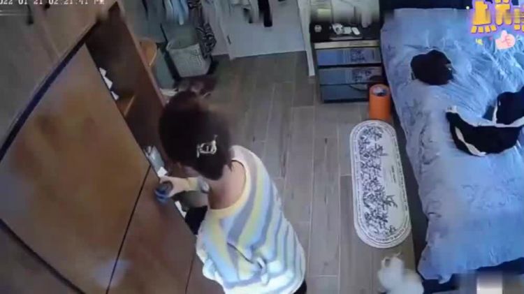 家庭摄像头偷拍女神姐姐居然给老公舔屁眼