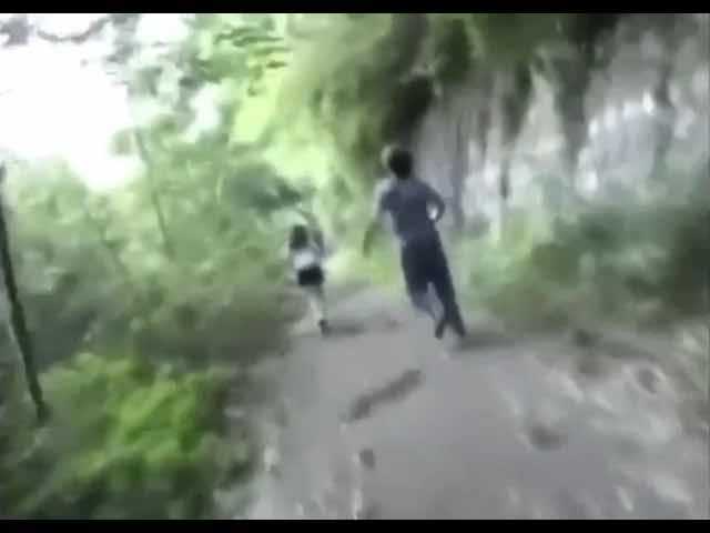 珍贵视频！日本野外真实暴力强奸学妹