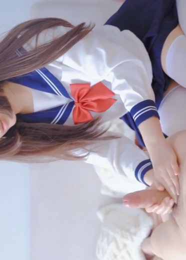 Jk学生装为你服务玩起鸡巴很熟练