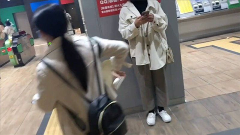 春香18岁_2・颜射访谈（11）。「对不起，大叔」那个偶像级逸材为了钱再次登场！感谢评论＆颜射的始末（053） FC2-PPV-4787798