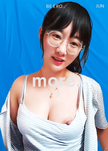 门事件 骚老师全程露脸在办公室趁没人开始大秀，备课漏着骚奶子，脱光了揉奶玩逼道具摩擦浪叫不断