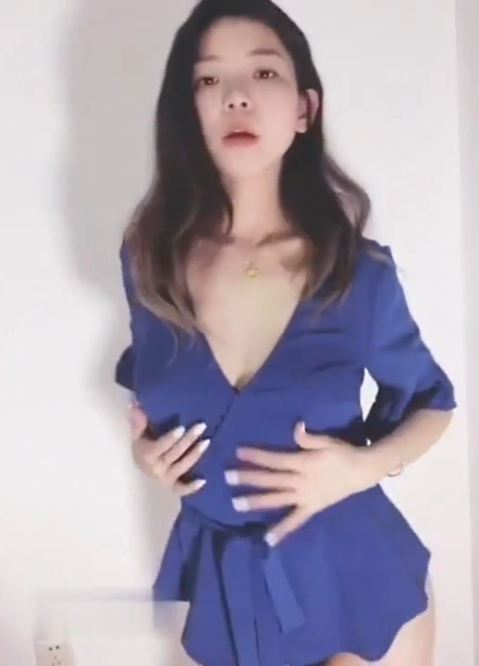 色影大师wanimal 王动 双模合力演出性爱视频